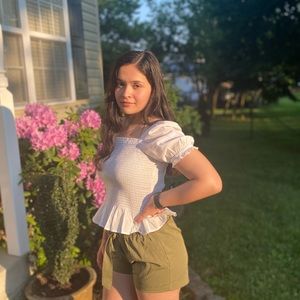 Meet your Posher, Angelia